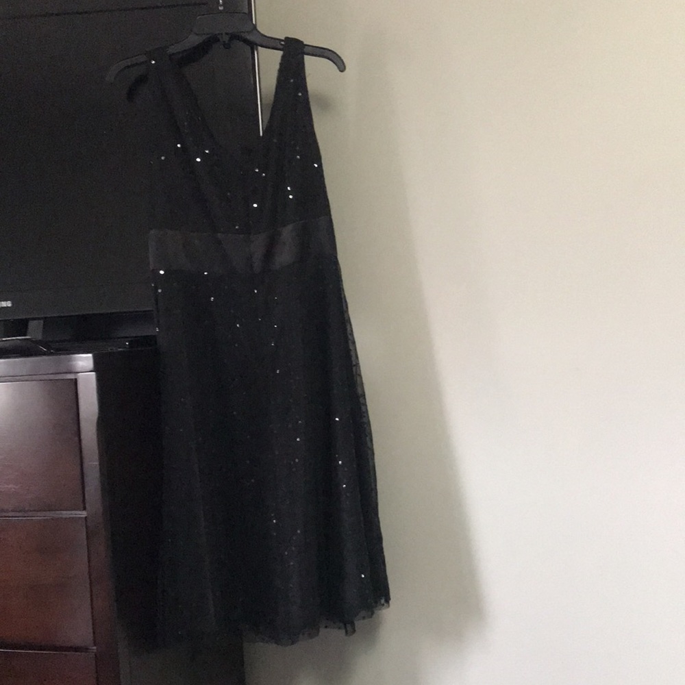 Dress - Picture 4 of 5